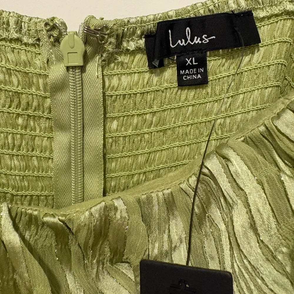 NWT Lulus Sage Green Crinkle Midi Dress - Picture 3 of 6